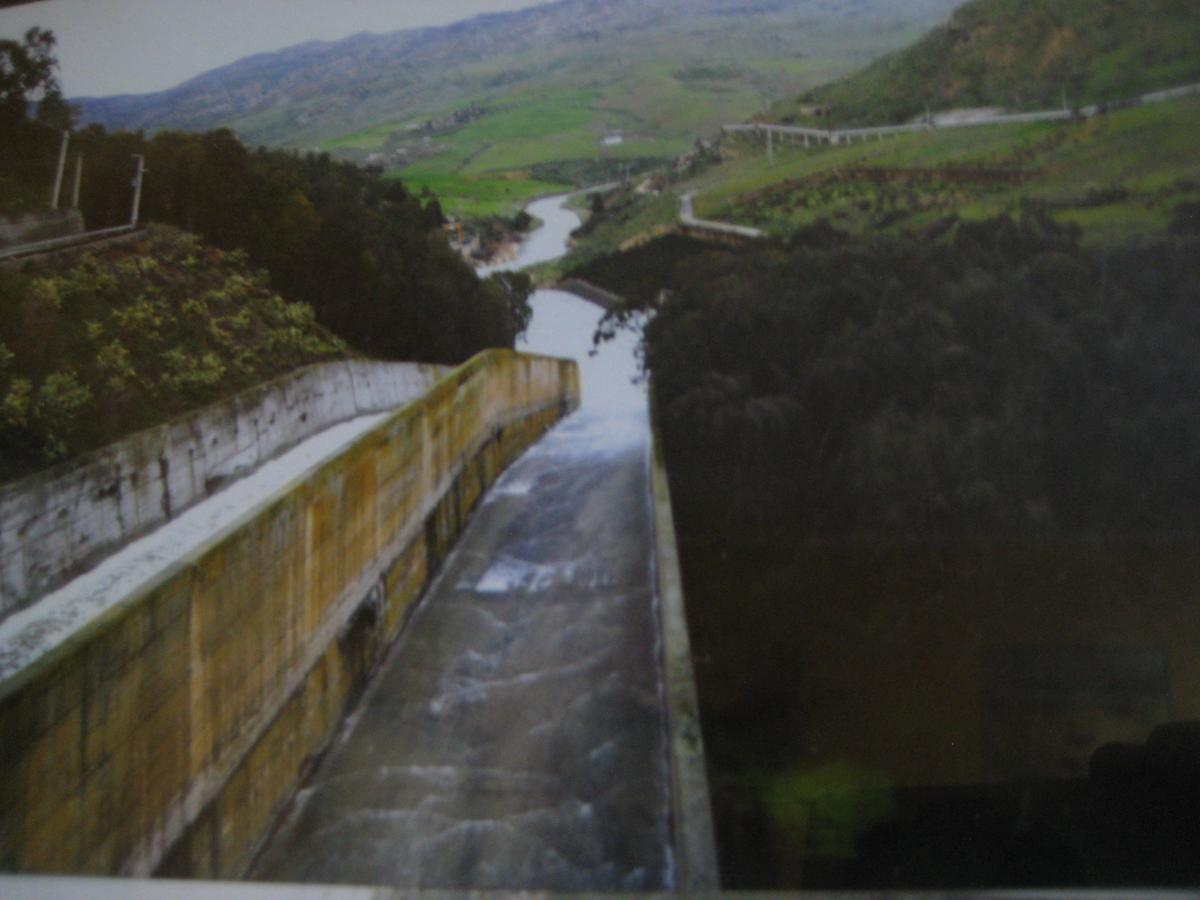 Oasi Del Lago Regalbuto ภายนอก รูปภาพ