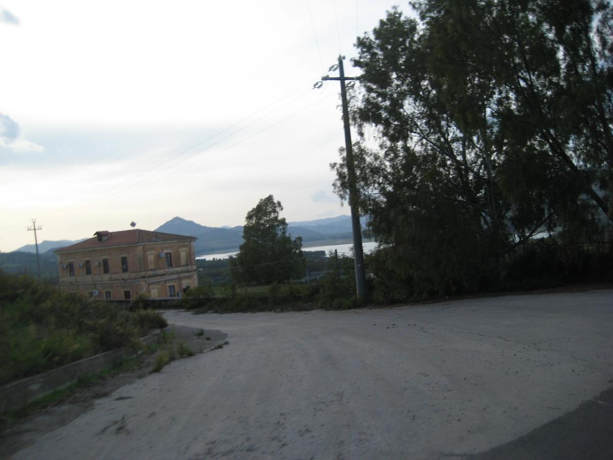 Oasi Del Lago Regalbuto ภายนอก รูปภาพ