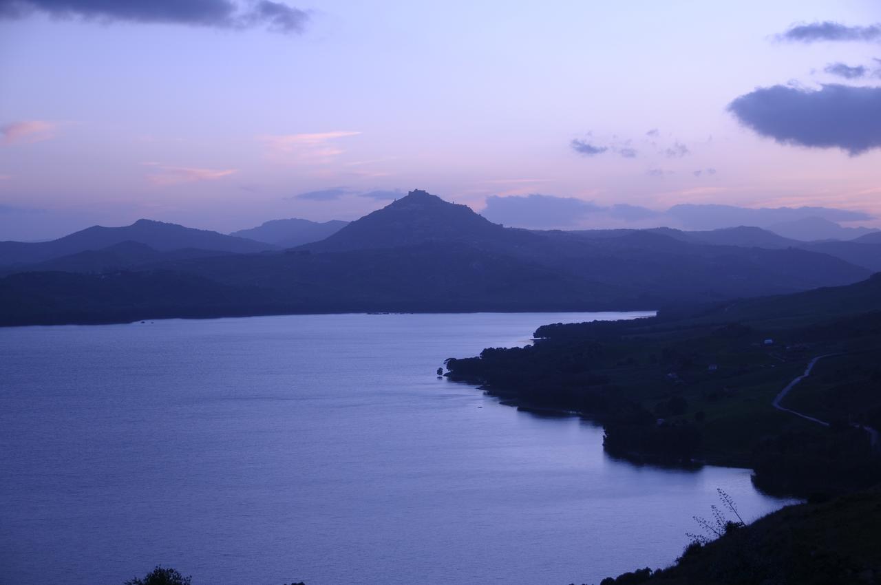 Oasi Del Lago Regalbuto ภายนอก รูปภาพ