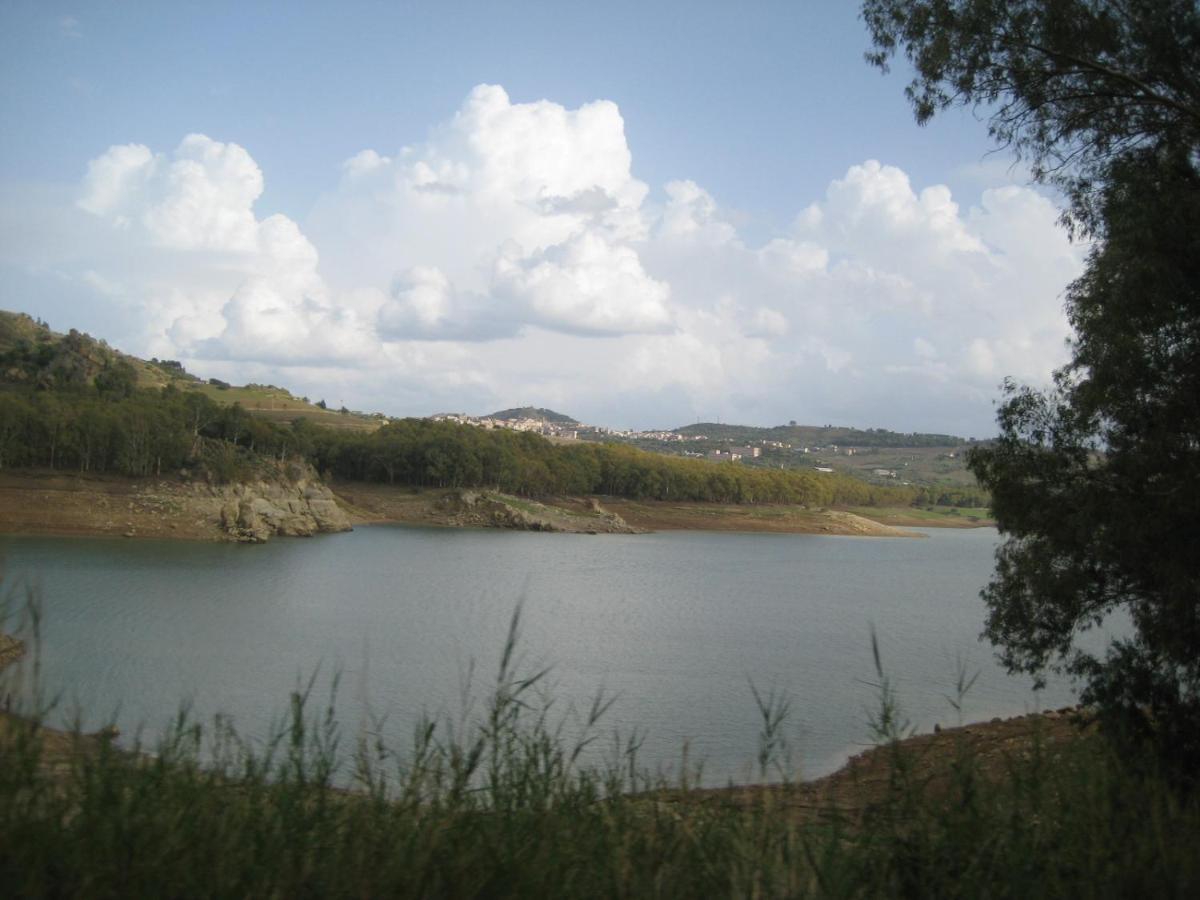 Oasi Del Lago Regalbuto ภายนอก รูปภาพ