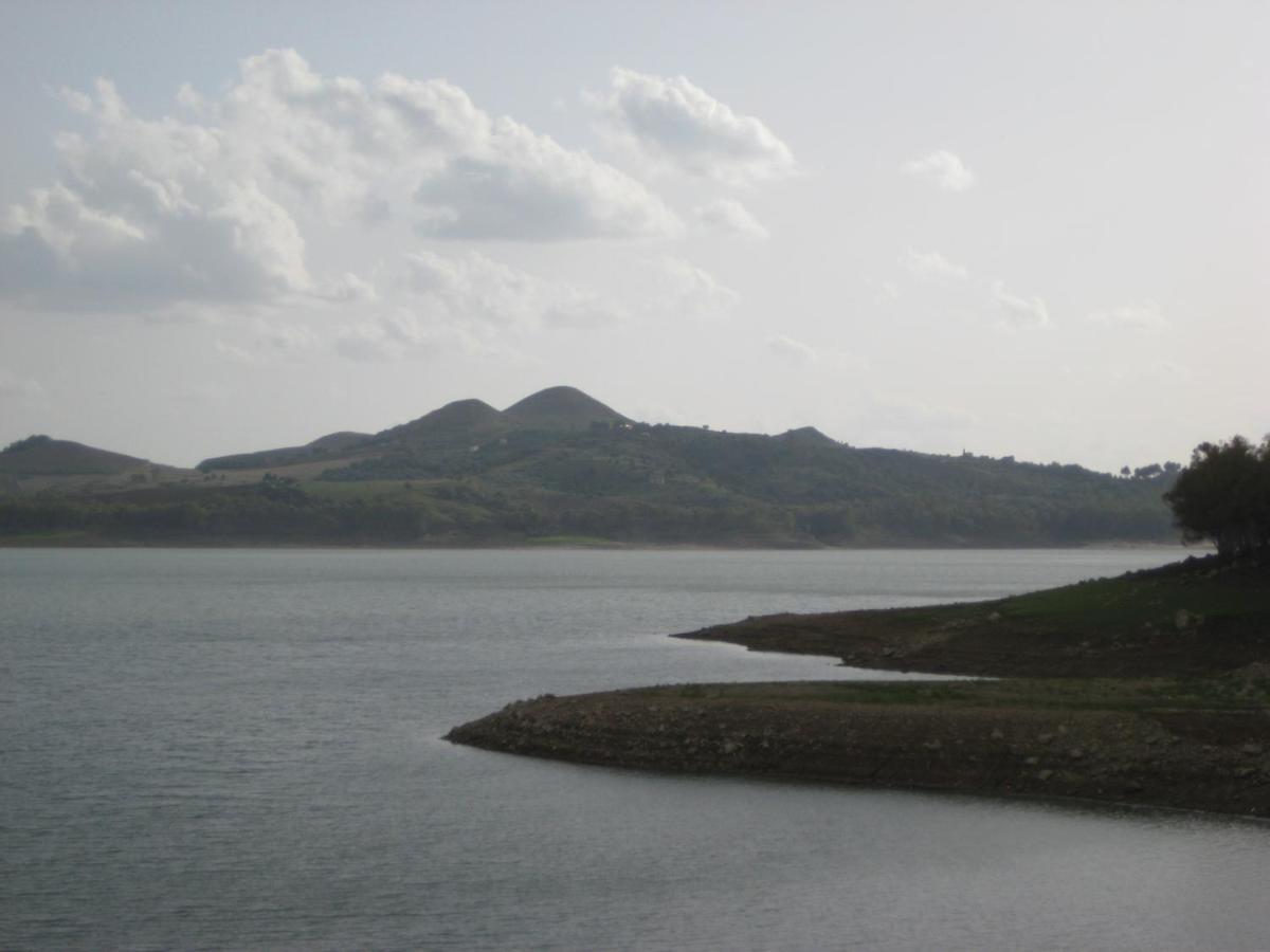 Oasi Del Lago Regalbuto ภายนอก รูปภาพ